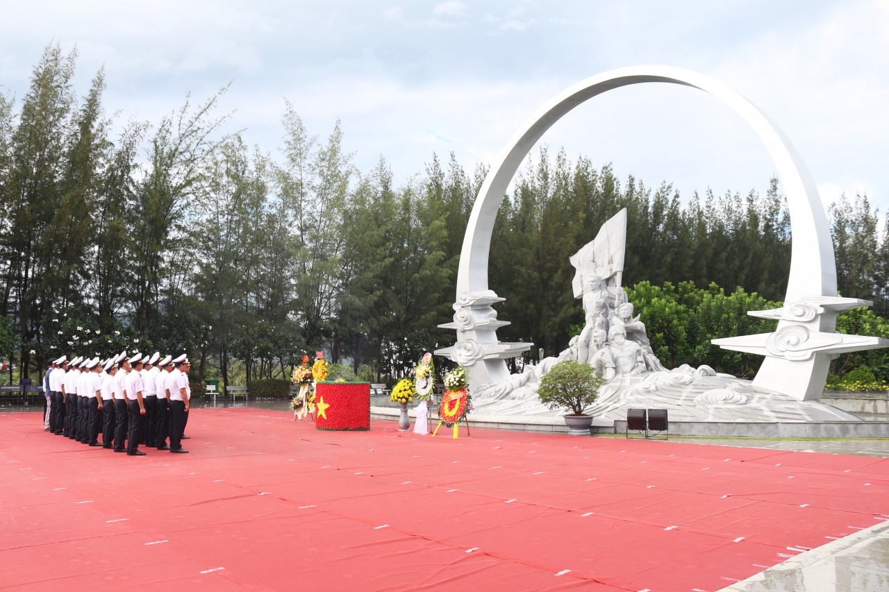 Lữ đoàn 162 tổ chức nhiều hoạt động tri ân các anh hùng liệt sỹ, thương bệnh binh Lữ đoàn 162 tổ chức nhiều hoạt động tri ân các anh hùng liệt sỹ, thương bệnh binh