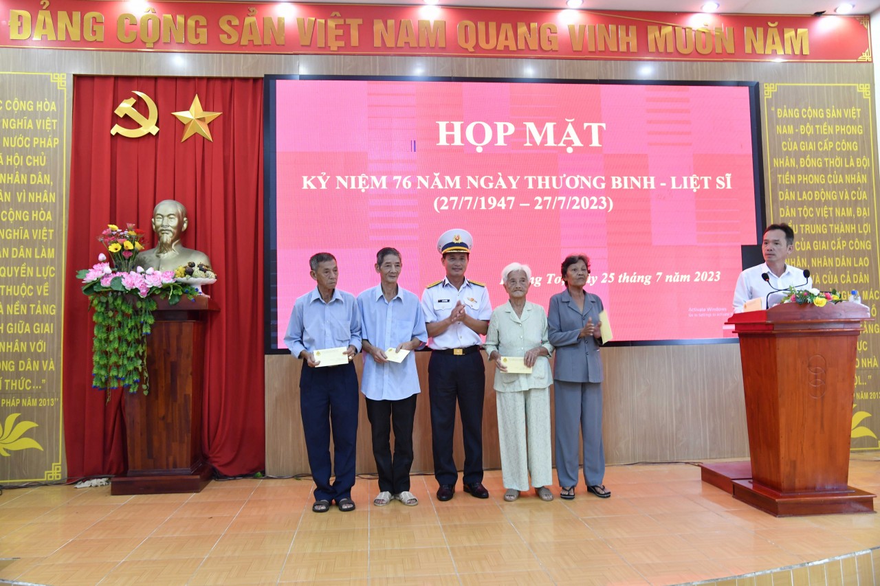 Vùng 5 Hải quân: Nhiều hoạt động tri ân dịp kỷ niệm Ngày Thương binh - Liệt sĩ Vùng 5 Hải quân: Nhiều hoạt động tri ân dịp kỷ niệm Ngày Thương binh - Liệt sĩ