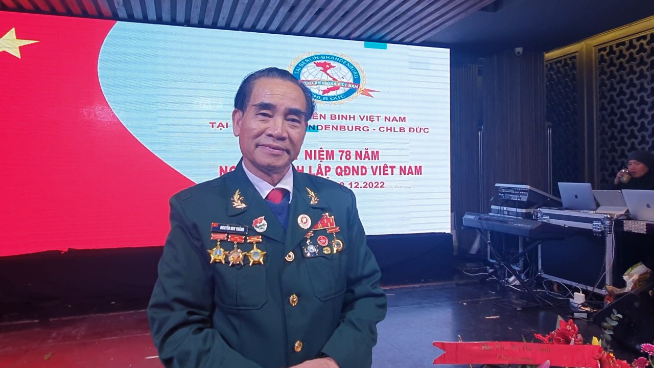 Kiều bào Nguyễn Huy Thắng và hành trình vượt nửa vòng trái đất tìm mộ liệt sĩ Kiều bào Nguyễn Huy Thắng và hành trình vượt nửa vòng trái đất tìm mộ liệt sĩ