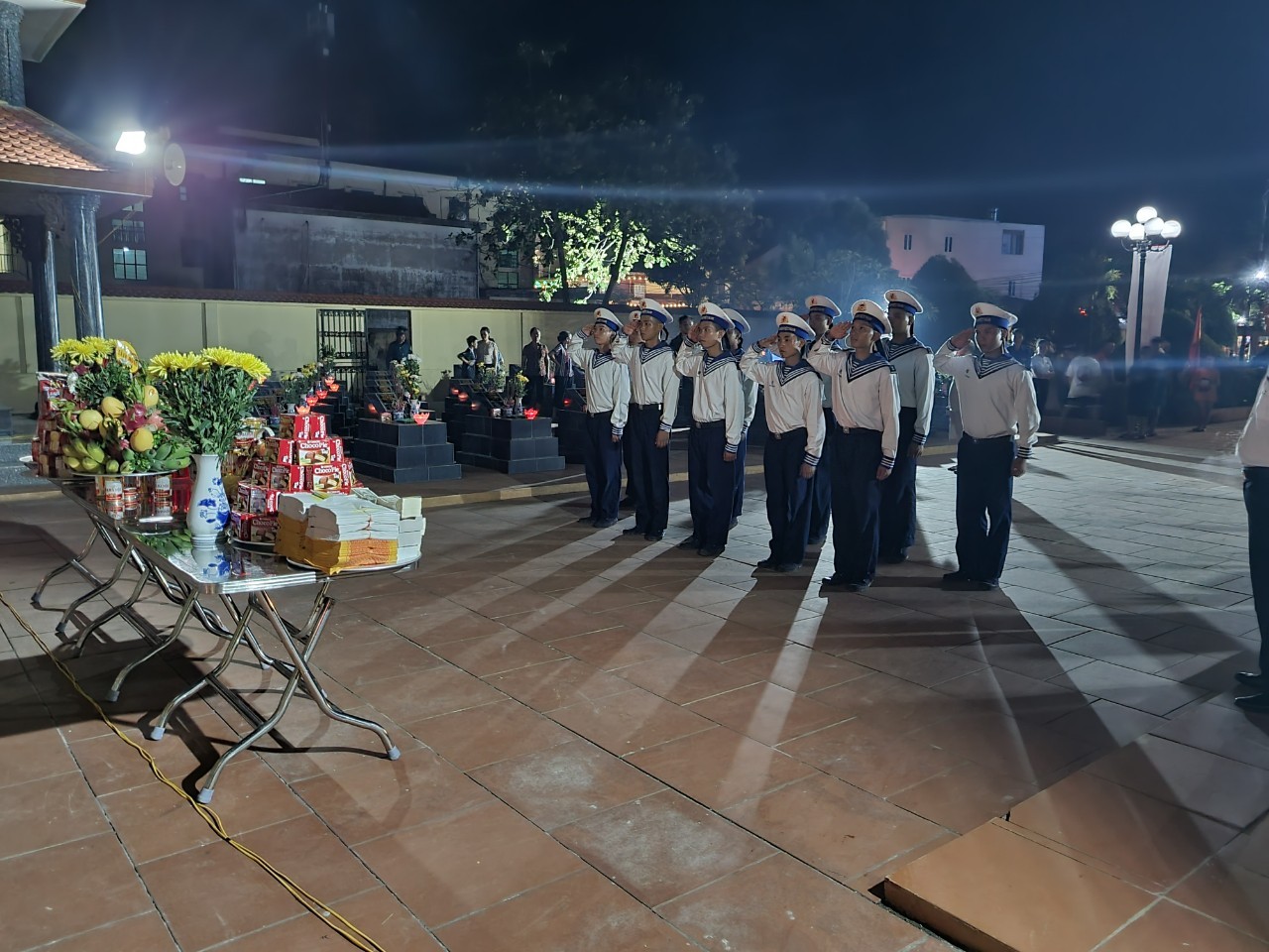 Lễ thắp nến tri ân nhân kỷ niệm 76 năm Ngày Thương binh-Liệt sĩ Lễ thắp nến tri ân nhân kỷ niệm 76 năm Ngày Thương binh-Liệt sĩ