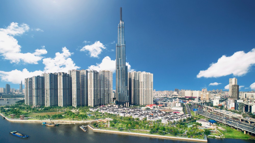 Tại Thành phố Hồ Chí Minh, Vincom Center Landmark 81 cũng là biểu tượng tự hào vươn tầm thế giới với hàng loạt kỷ lục ấn tượng. Tại Thành phố Hồ Chí Minh, Vincom Center Landmark 81 cũng là biểu tượng tự hào vươn tầm thế giới với hàng loạt kỷ lục ấn tượng.