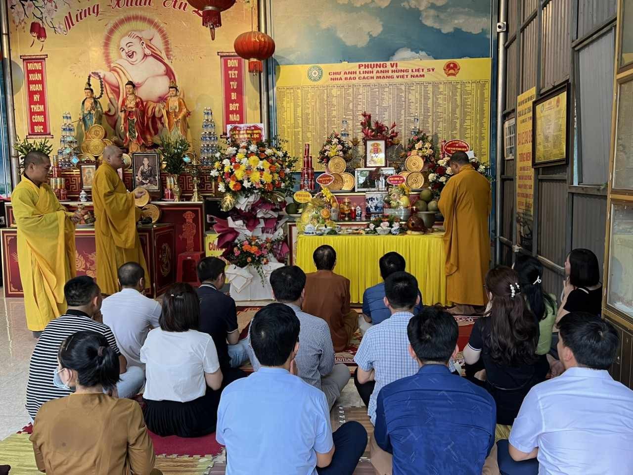 Nghệ An: Thắp hương tri ân anh linh các nhà báo liệt sĩ tại chùa Âu Lạc Nghệ An: Thắp hương tri ân anh linh các nhà báo liệt sĩ tại chùa Âu Lạc