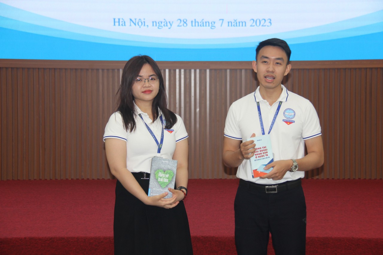 Thanh niên VUFO tăng cường trao đổi sách, nghiên cứu để nâng cao năng lực Thanh niên VUFO tăng cường trao đổi sách, nghiên cứu để nâng cao năng lực