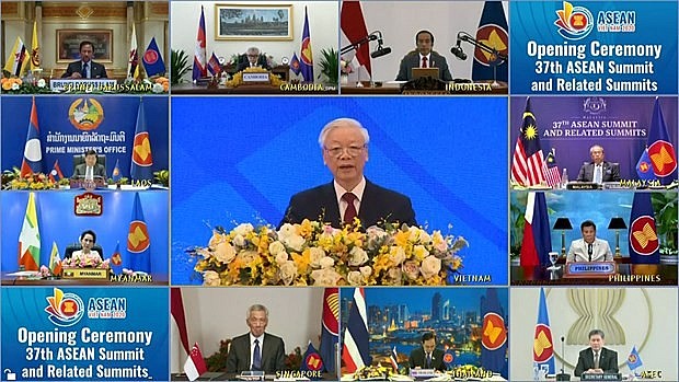 At the opening ceremony of the 37th ASEAN Summit and Related Summits hosted by Vietnam in 2020 (Photo: baochinhphu.vn) At the opening ceremony of the 37th ASEAN Summit and Related Summits hosted by Vietnam in 2020 (Photo: baochinhphu.vn)