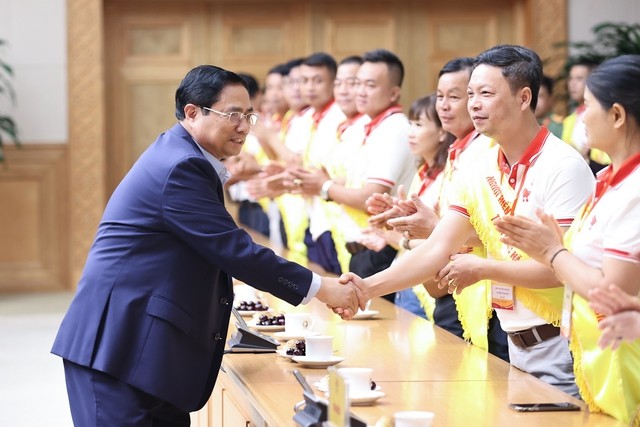 "Công nghệ chưa thể tạo ra máu, nhưng tình người có thể giúp những người đang cần máu" "Công nghệ chưa thể tạo ra máu, nhưng tình người có thể giúp những người đang cần máu"