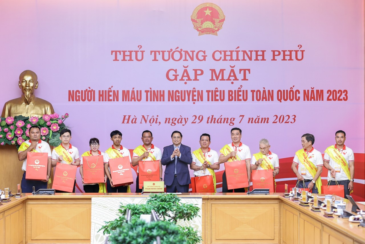 "Công nghệ chưa thể tạo ra máu, nhưng tình người có thể giúp những người đang cần máu" "Công nghệ chưa thể tạo ra máu, nhưng tình người có thể giúp những người đang cần máu"