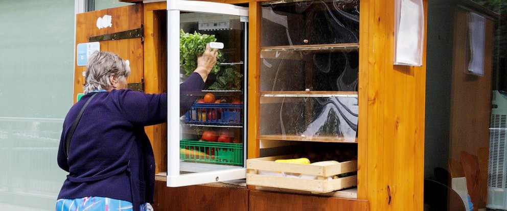 Sáng kiến tủ lạnh thực phẩm miễn phí ở Thụy Sĩ Sáng kiến tủ lạnh thực phẩm miễn phí ở Thụy Sĩ
