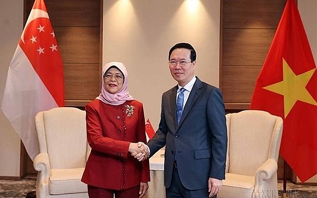 President Vo Van Thuong (R) meets with Singaporean President Halimah Yacob in London on May 5, 2023 during his trip to attend the coronation of King Charles III (Photo: VNA) President Vo Van Thuong (R) meets with Singaporean President Halimah Yacob in London on May 5, 2023 during his trip to attend the coronation of King Charles III (Photo: VNA)