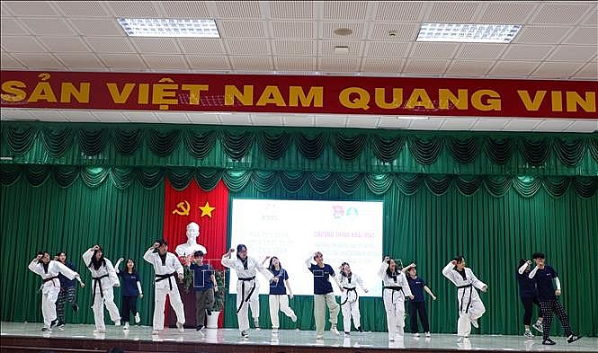 Vietnamese, Korean Youths Engage in Cultural Exchange Vietnamese, Korean Youths Engage in Cultural Exchange