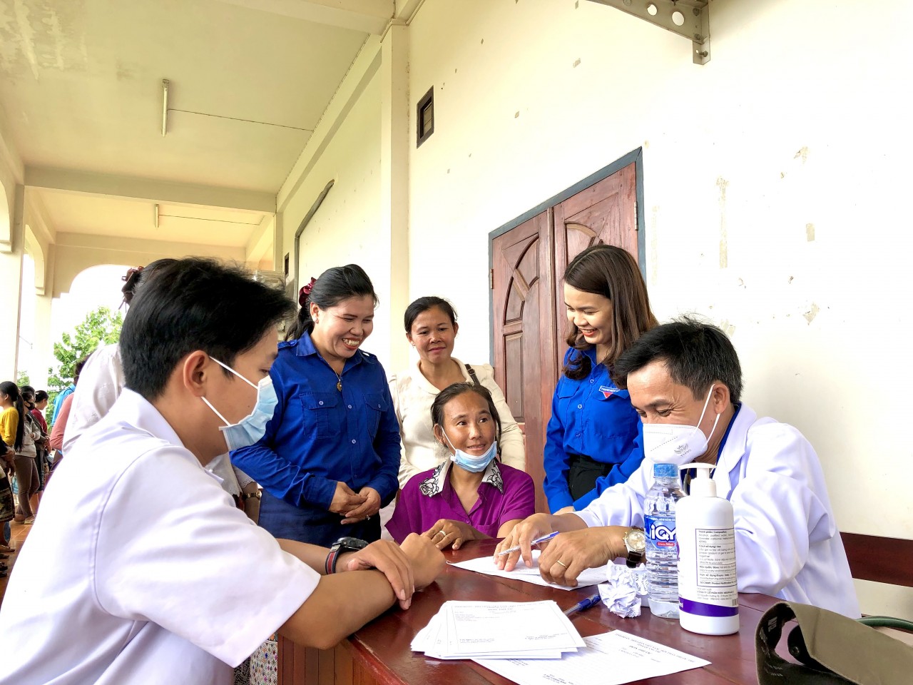 Sôi nổi các hoạt động tình nguyện hè của thanh niên Việt Nam tại Lào Sôi nổi các hoạt động tình nguyện hè của thanh niên Việt Nam tại Lào