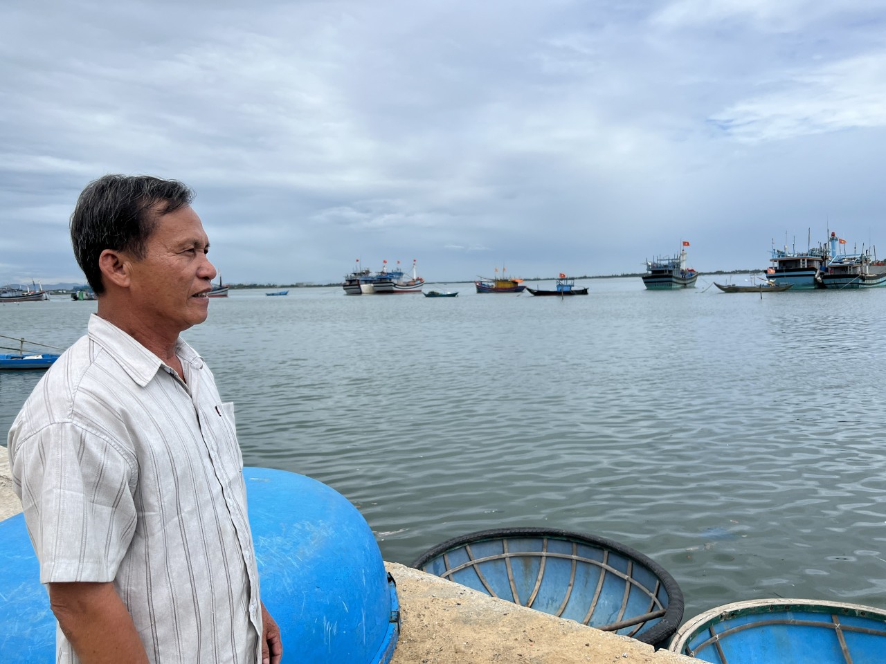 Người già đi biển Núi Thành, Quảng Nam: Người già đi biển