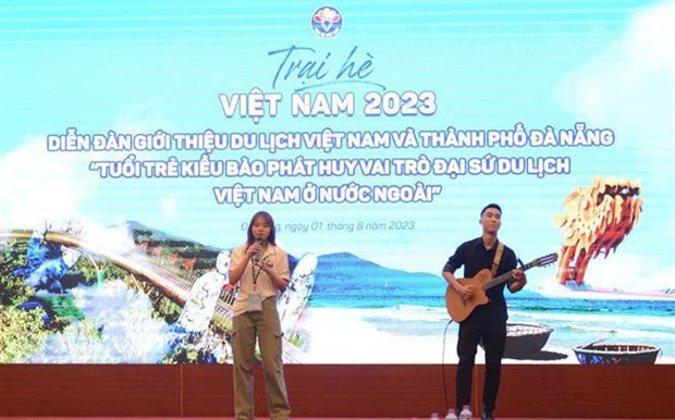 The camp is an occasion for overseas Vietnamese (OV) youths to experience Vietnamese culture, history and heroic tradition. (Photo: VNA) The camp is an occasion for overseas Vietnamese (OV) youths to experience Vietnamese culture, history and heroic tradition. (Photo: VNA)