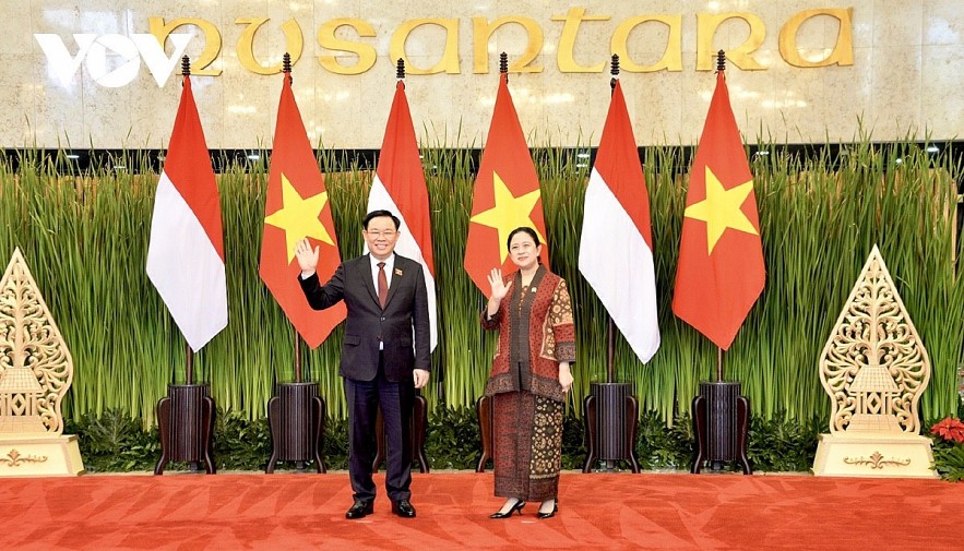 Vietnamese National Assembly Chairman Vuong Dinh Hue (L) and Speaker of the Indonesian House of Representatives Puan Maharani pose for a photo ahead of their talks in Jakarta on August 4. Vietnamese National Assembly Chairman Vuong Dinh Hue (L) and Speaker of the Indonesian House of Representatives Puan Maharani pose for a photo ahead of their talks in Jakarta on August 4.