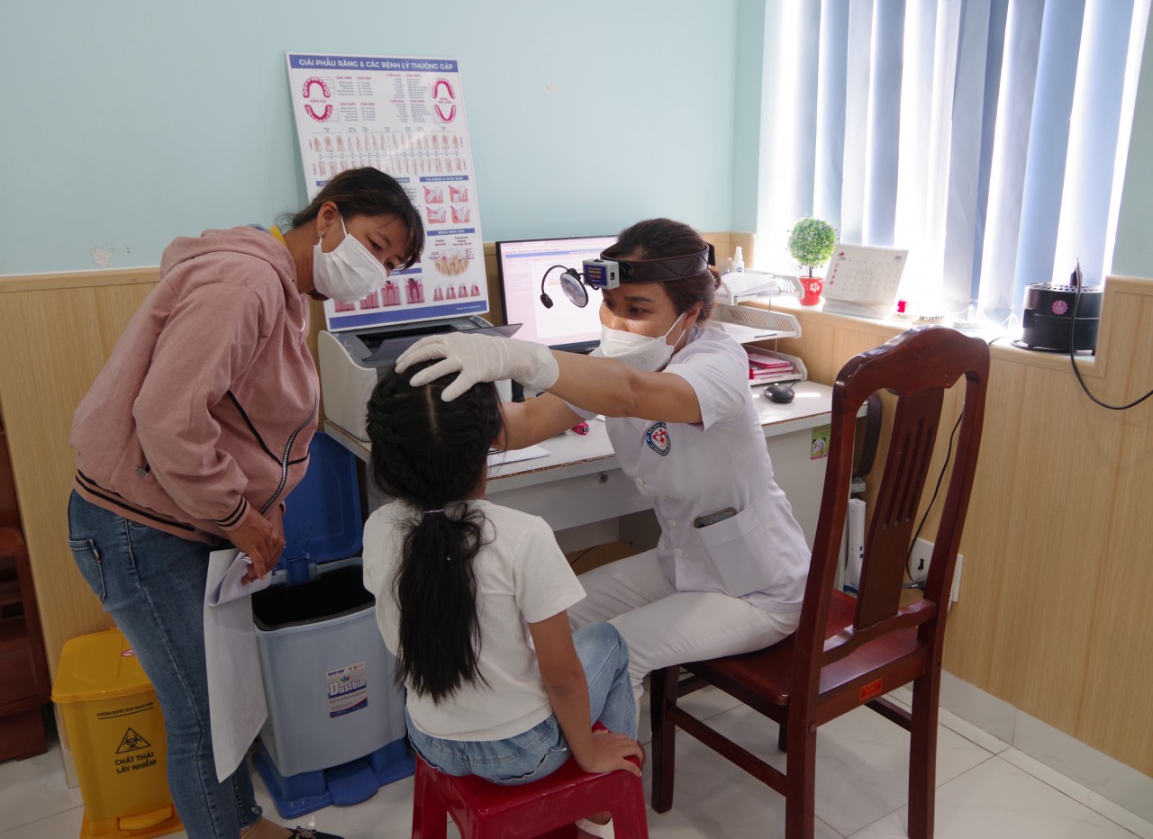Bộ Tư lệnh Vùng 4 và các đơn vị hải quân nhận đỡ đầu 35 con ngư dân Bộ Tư lệnh Vùng 4 và các đơn vị hải quân nhận đỡ đầu 35 con ngư dân