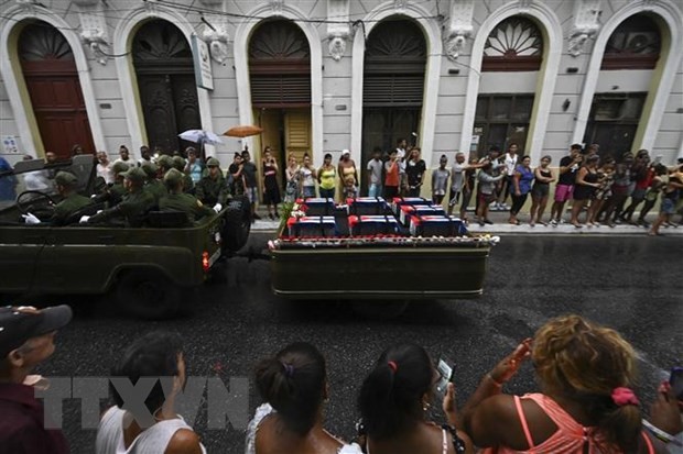Cuba tưởng niệm các nạn nhân trong vụ hỏa hoạn kho chứa dầu Matanzas | Châu Mỹ | Vietnam+ (VietnamPlus)