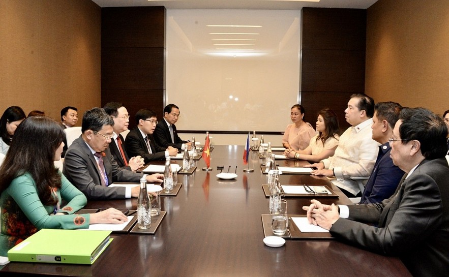 At the meeting between National Assembly  Chairman Vuong Dinh Hue and Speaker of the Philippine House of Representatives Ferdinand Martin Romualdez.
