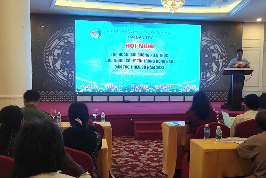 Khánh Hòa tập huấn, bồi dưỡng kiến thức cho 100 người có uy tín trong đồng bào dân tộc thiểu số Khánh Hòa tập huấn, bồi dưỡng kiến thức cho 100 người có uy tín trong đồng bào dân tộc thiểu số