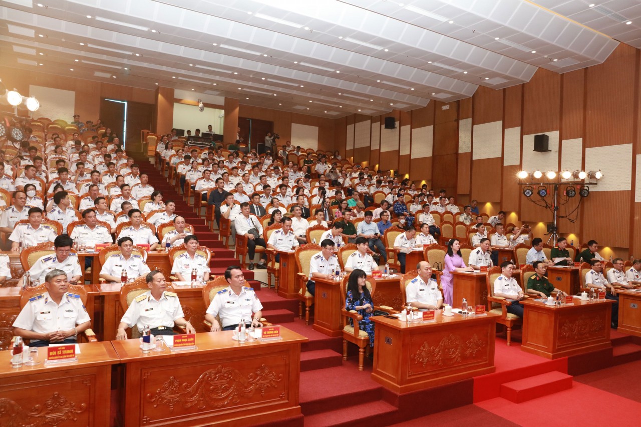 Vinh danh 28 tác phẩm ngợi ca lực lượng cảnh sát biển Việt Nam Vinh danh 28 tác phẩm ngợi ca lực lượng cảnh sát biển Việt Nam
