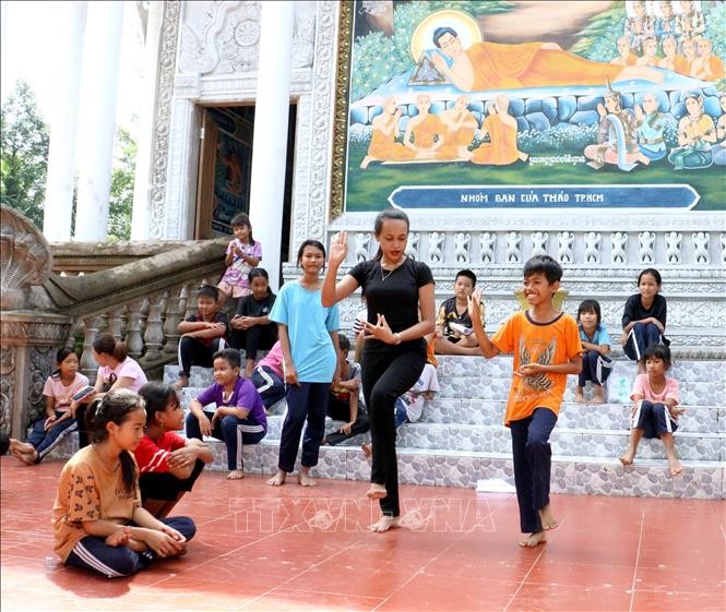 Cô gái Khmer tâm huyết với những điệu múa của dân tộc Cô gái Khmer tâm huyết với những điệu múa của dân tộc
