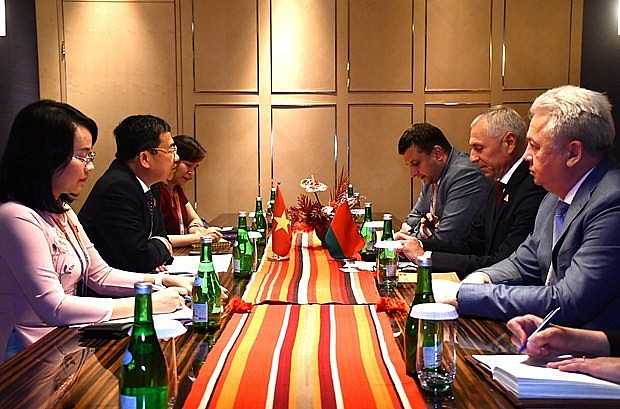 At the meeting between the Vietnamese NA delegation and the Belarusian delegation. (Photo: VNA) At the meeting between the Vietnamese NA delegation and the Belarusian delegation. (Photo: VNA)