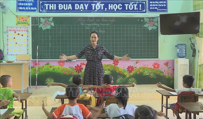 Tăng cường dạy tiếng Việt cho học sinh đồng bào dân tộc thiểu số Chú thích ảnh