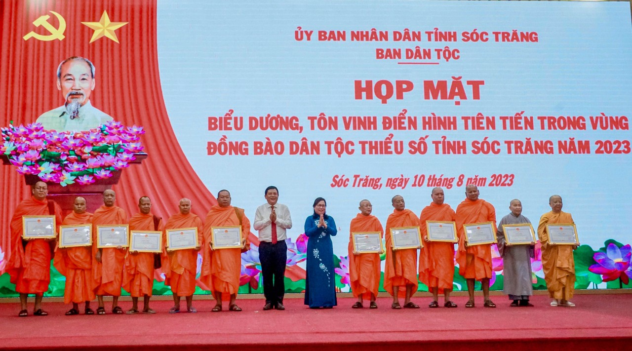 Sóc Trăng: Tôn vinh các gương điển hình tiên tiến trong đồng bào dân tộc thiểu số Sóc Trăng: Tôn vinh các gương điển hình tiên tiến trong đồng bào dân tộc thiểu số