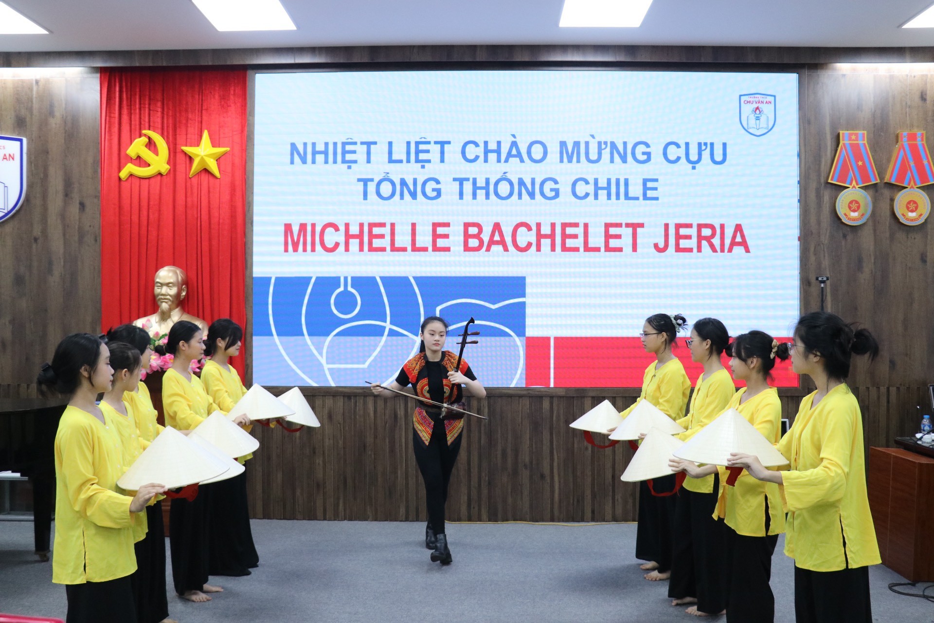 Những 'sứ giả' trẻ kết nối văn hóa Những 'sứ giả' trẻ kết nối văn hóa