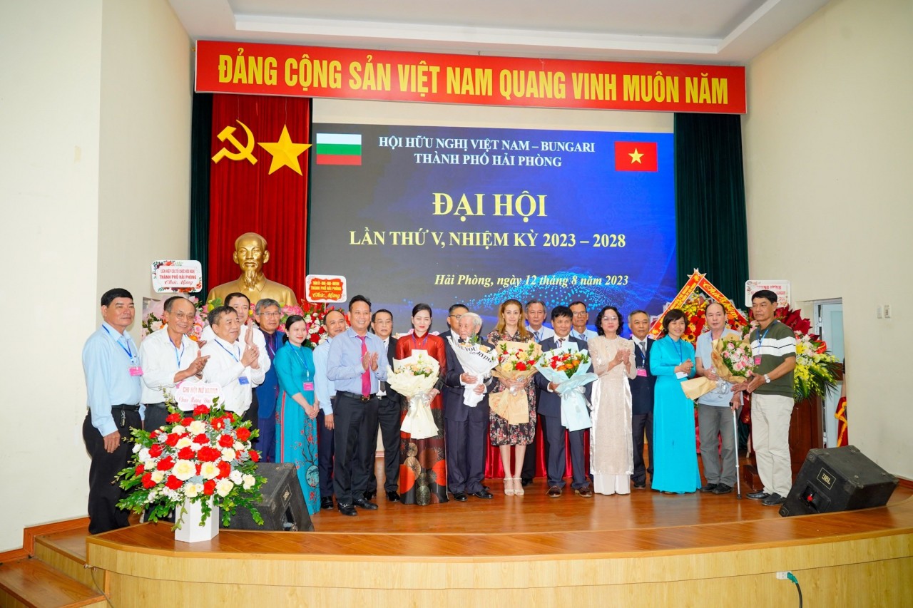  Ban Chấp hành nhiệm kỳ 2023-2028 gồm 21 thành viên ra mắt Đại hội (Ảnh: 