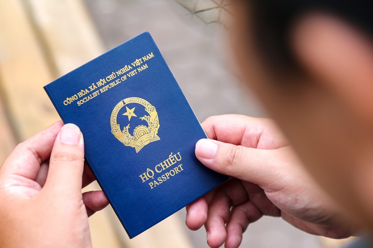 Có hộ chiếu nước ngoài và Việt Nam, có phải xin thị thực để nhập cảnh Việt Nam hay không? Có hộ chiếu nước ngoài và Việt Nam, có phải xin thị thực để nhập cảnh Việt Nam hay không?