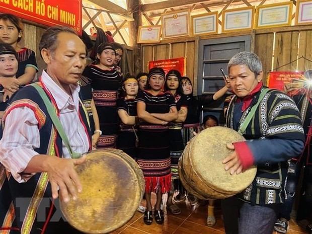 Phú Yên: Bảo tồn, phát huy các giá trị văn hóa dân tộc thiểu số | Văn hóa | Vietnam+ (VietnamPlus) Phú Yên: Bảo tồn, phát huy các giá trị văn hóa dân tộc thiểu số | Văn hóa | Vietnam+ (VietnamPlus)