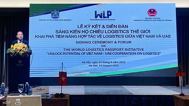 Director of the Ministry of Industry and Trade’s Asian-African Market Department Tran Quang Huy speaks at the event. (Photo: VNA) Director of the Ministry of Industry and Trade’s Asian-African Market Department Tran Quang Huy speaks at the event. (Photo: VNA)