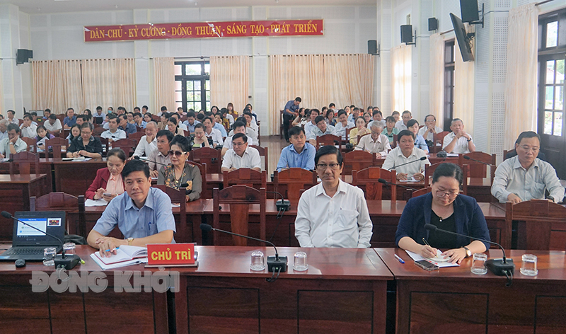 Đông đảo đại biểu tham dự hội nghị.