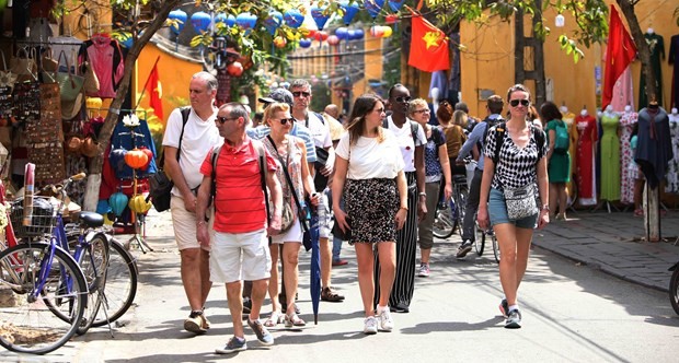 Foreign travelers visit Hoi An ancient town. (Photo courtesy of the Ministry of Culture, Sports and Tourism) Foreign travelers visit Hoi An ancient town. (Photo courtesy of the Ministry of Culture, Sports and Tourism)