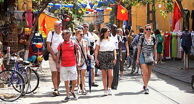Foreign travelers visit Hoi An ancient town. (Photo courtesy of the Ministry of Culture, Sports and Tourism) Foreign travelers visit Hoi An ancient town. (Photo courtesy of the Ministry of Culture, Sports and Tourism)