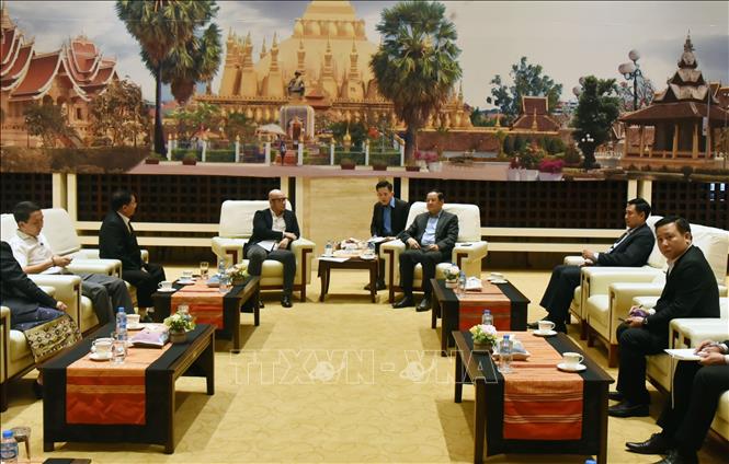 Thủ tướng Lào đánh giá cao sự hỗ trợ của doanh nghiệp Việt Nam trong công tác an sinh xã hội Chú thích ảnh