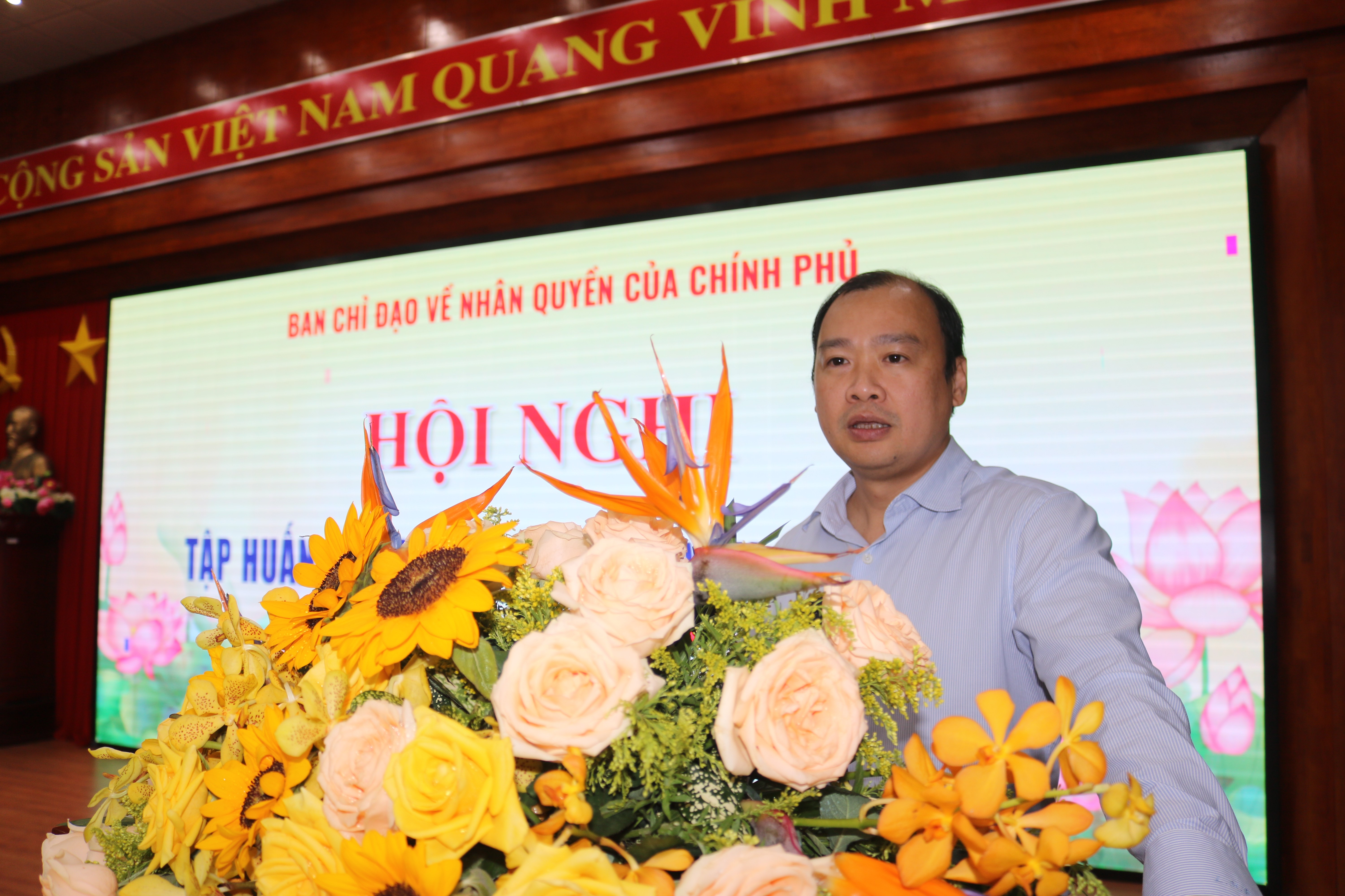 chí PGS.TS Lê Hải Bình, Ủy viên dự khuyết BCH Trung ương Đảng, Phó Trưởng Ban Tuyên giáo Trung ương báo cáo chuyên đề tại Hội nghị. chí PGS.TS Lê Hải Bình, Ủy viên dự khuyết BCH Trung ương Đảng, Phó Trưởng Ban Tuyên giáo Trung ương báo cáo chuyên đề tại Hội nghị.