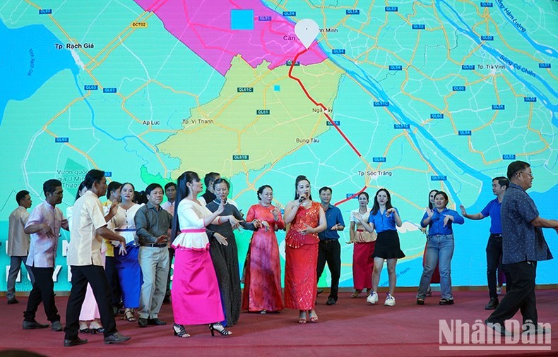 Bringing People Together through Indian Cultural Exchange in Vietnam's Provinces Bringing People Together through Indian Cultural Exchange in Vietnam's Provinces