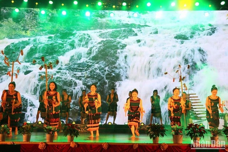 Bringing People Together through Indian Cultural Exchange in Vietnam's Provinces Bringing People Together through Indian Cultural Exchange in Vietnam's Provinces