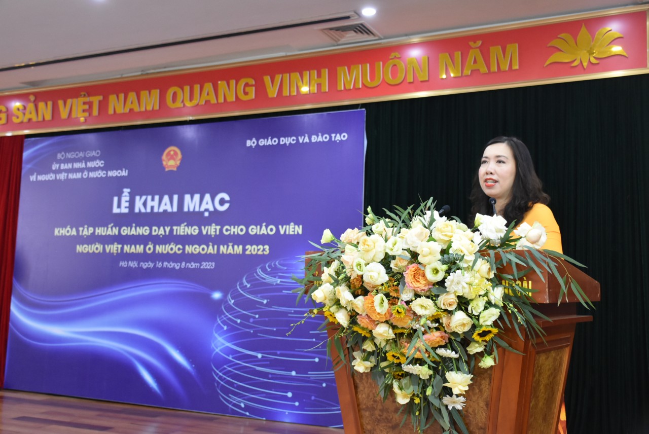 Khai giảng khoá tập huấn tiếng Việt cho 60 giáo viên đến từ 17 quốc gia, vùng lãnh thổ Khai giảng khoá tập huấn tiếng Việt cho 60 giáo viên đến từ 17 quốc gia, vùng lãnh thổ