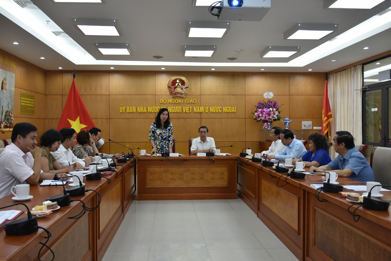 Tăng cường phối hợp trong công tác người Việt Nam ở nước ngoài Tăng cường phối hợp trong công tác người Việt Nam ở nước ngoài