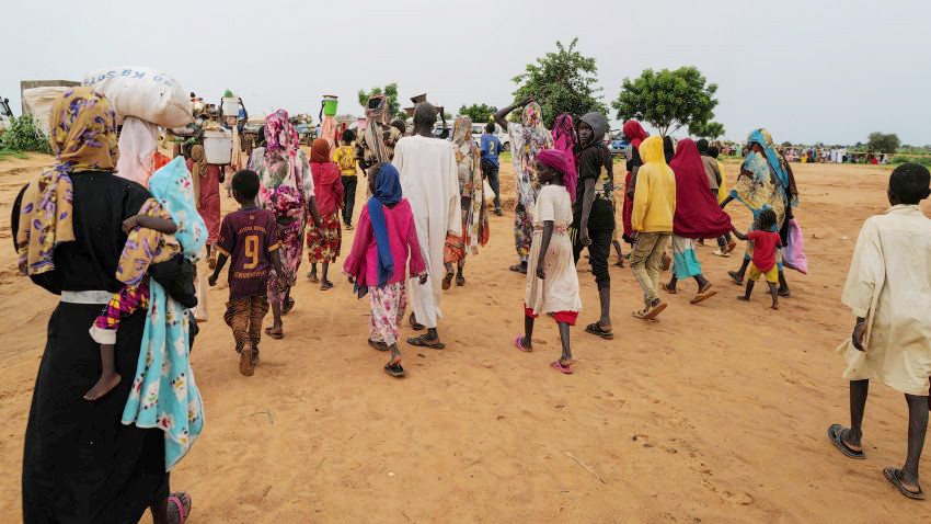 Nội chiến vượt tầm kiểm soát, hơn một triệu người chạy trốn khỏi Sudan 2 Nội chiến vượt tầm kiểm soát, hơn một triệu người chạy trốn khỏi Sudan 2