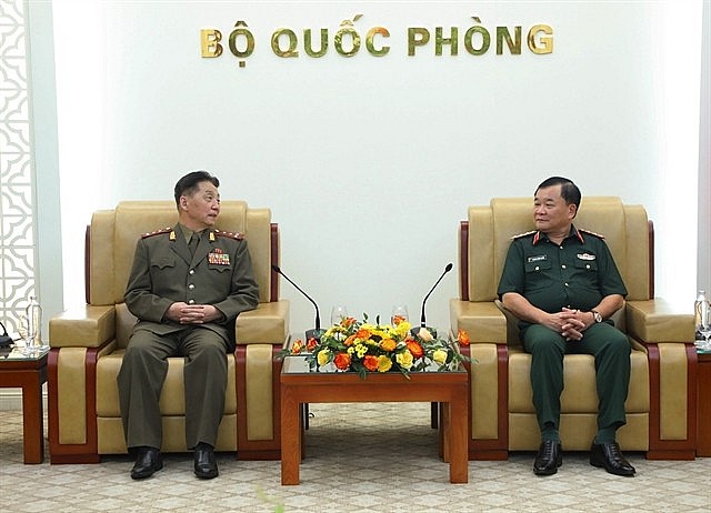 Deputy Minister of National Defence Lieut. Sen. Gen. Hoàng Xuân Chiến (right) receives Colonel Kim Myong Chol, Defence Attaché of the Democratic People’s Republic of Korea (DPRK) in Việt Nam on Thursday. — VNA/VNS Photo Hồng Pha Deputy Minister of National Defence Lieut. Sen. Gen. Hoàng Xuân Chiến (right) receives Colonel Kim Myong Chol, Defence Attaché of the Democratic People’s Republic of Korea (DPRK) in Việt Nam on Thursday. — VNA/VNS Photo Hồng Pha