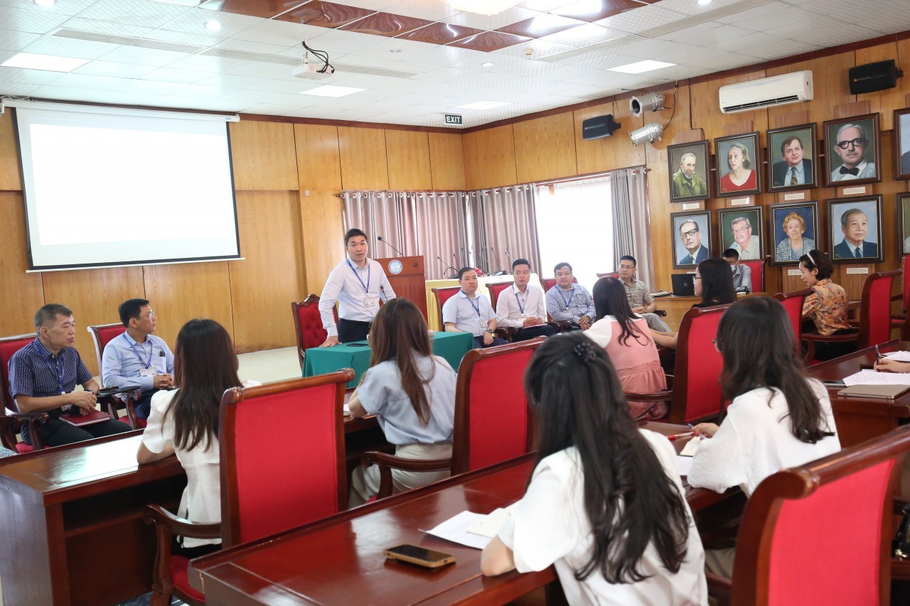 Xây dựng đội ngũ cán bộ đối ngoại nhân dân "chuyên trách, chuyên tâm, chuyên nghiệp"