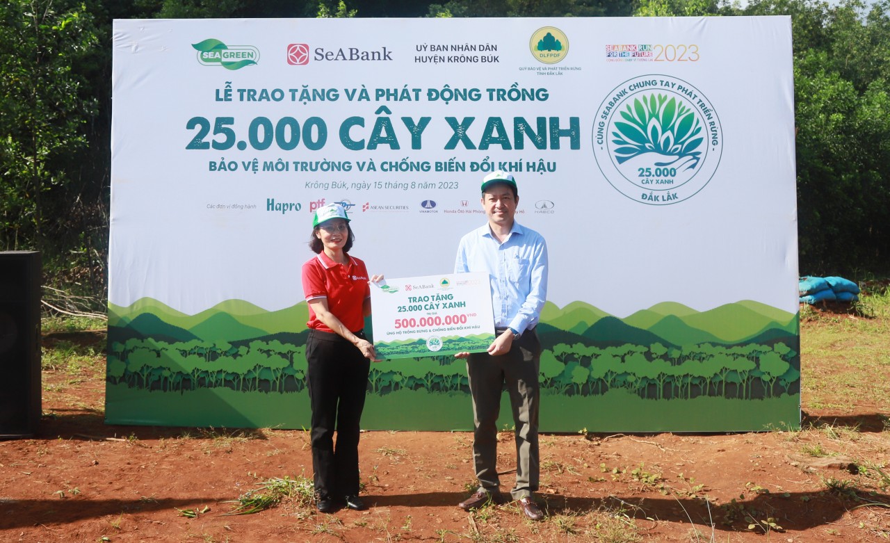 SeABank trao tặng 25.000 cây phủ xanh đất rừng tại Đắk Lắk SeABank trao tặng 25.000 cây phủ xanh đất rừng tại Đắk Lắk