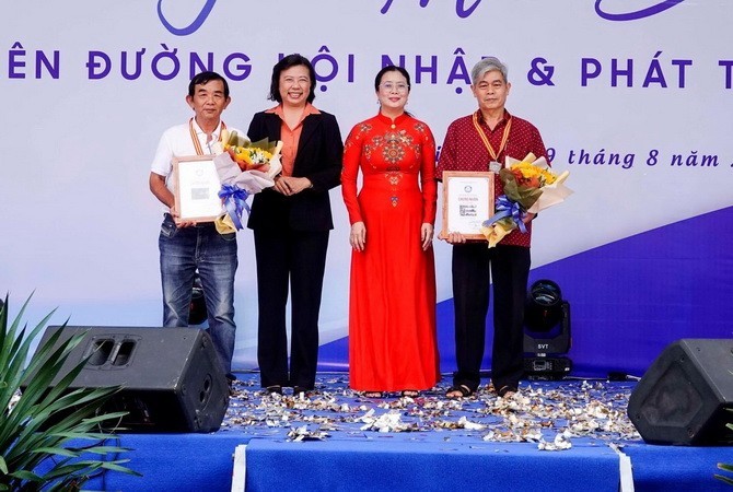 Gần 1.600 tác phẩm tham gia Liên hoan ảnh nghệ thuật Đông Nam Bộ Gần 1.600 tác phẩm tham gia Liên hoan ảnh nghệ thuật Đông Nam Bộ