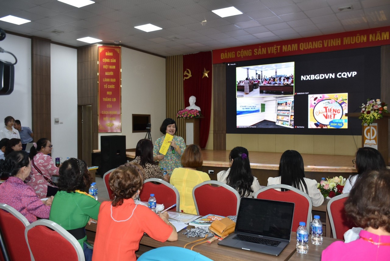 Ra mắt Tủ sách tiếng Việt trực tuyến với Fukuoka (Nhật Bản) Ra mắt Tủ sách tiếng Việt trực tuyến với Fukuoka (Nhật Bản)