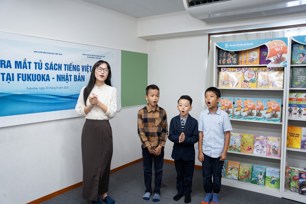 Ra mắt Tủ sách tiếng Việt trực tuyến với Fukuoka (Nhật Bản) Ra mắt Tủ sách tiếng Việt trực tuyến với Fukuoka (Nhật Bản)