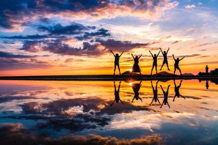 Bãi biển gương kỳ ảo ở Nhật nổi tiếng sau một đêm nhờ Instagram Bãi biển gương kỳ ảo ở Nhật nổi tiếng sau một đêm nhờ Instagram