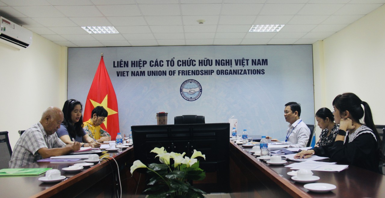 ông Đồng Huy Cương, Tổng Thư ký Ủy ban Hòa bình Việt Nam tiếp đoàn Hội Hữu nghị Nhật Bản - Việt Nam tỉnh Hiroshima (Nhật Bản) do bà Miyuki Sakuma, Chủ tịch Hội làm trưởng đoàn. ông Đồng Huy Cương, Tổng Thư ký Ủy ban Hòa bình Việt Nam tiếp đoàn Hội Hữu nghị Nhật Bản - Việt Nam tỉnh Hiroshima (Nhật Bản) do bà Miyuki Sakuma, Chủ tịch Hội làm trưởng đoàn.