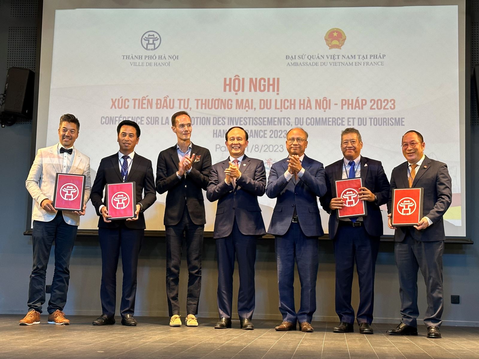 Hà Nội tăng cường hợp tác với vùng Ile-de-France của Pháp Chú thích ảnh